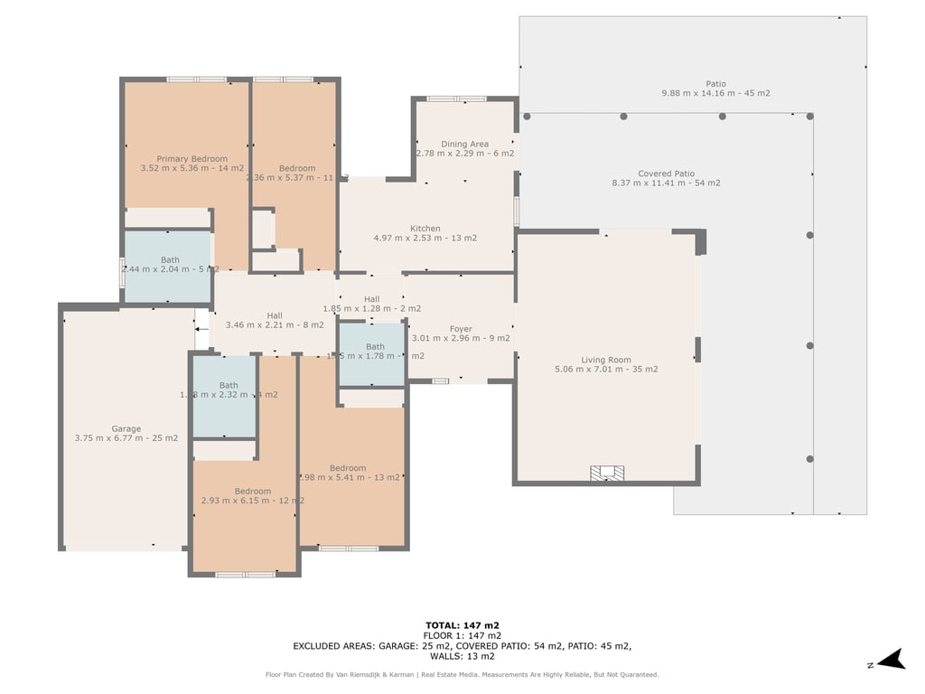 Plano detallado de la villa de 147 m² que muestra la distribución de cuatro dormitorios, tres baños, un amplio salón y una extensa zona de terraza cubierta de 54 m².