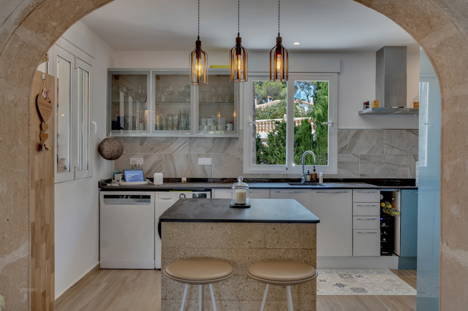 Villa en Jávea con Piscina Privada y Vistas a la Montaña