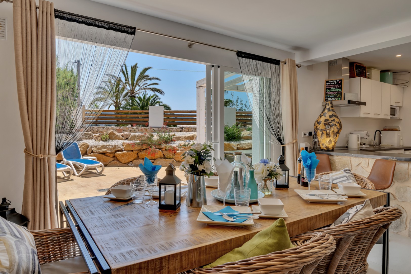 Villa en Jávea con Piscina Privada y Vistas a la Montaña
