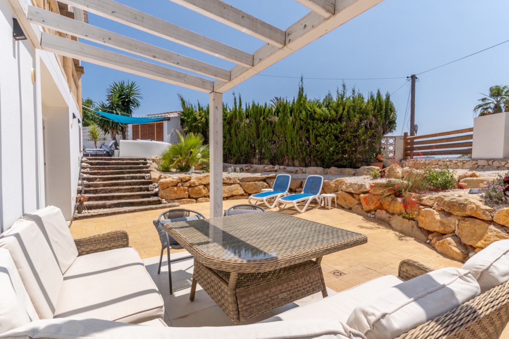 Villa en Jávea con Piscina Privada y Vistas a la Montaña