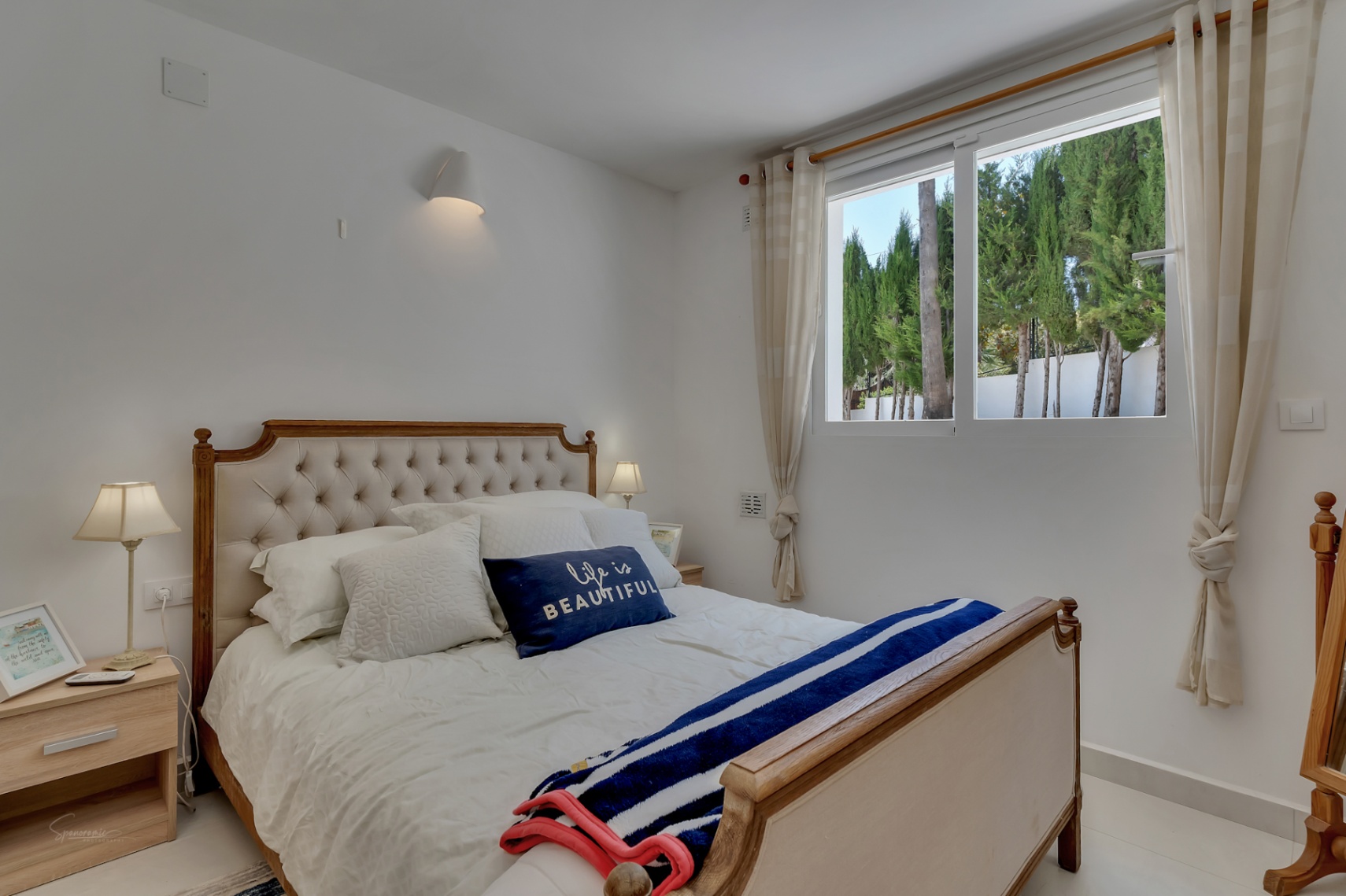 Villa en Jávea con Piscina Privada y Vistas a la Montaña