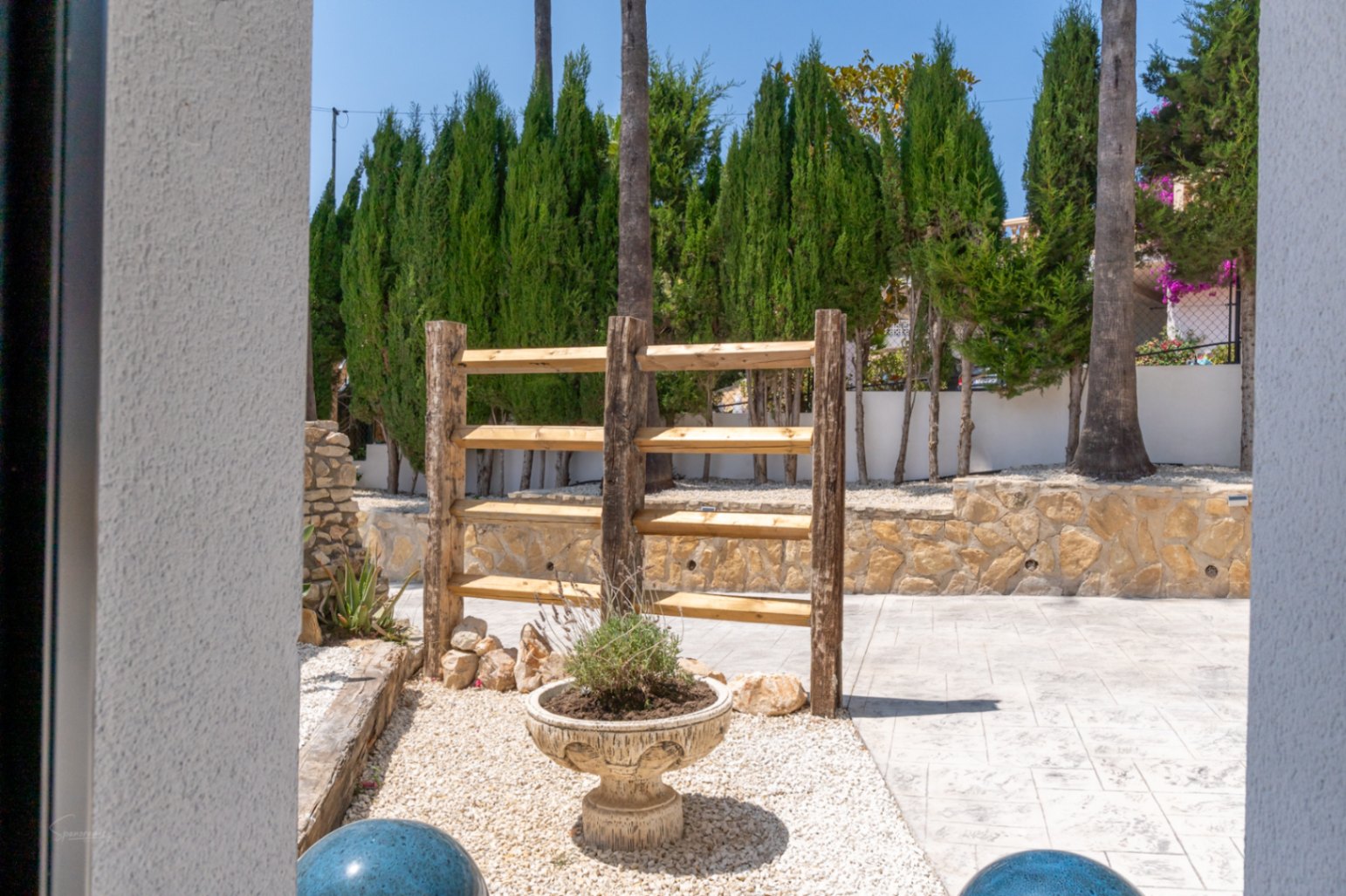 Villa en Jávea con Piscina Privada y Vistas a la Montaña