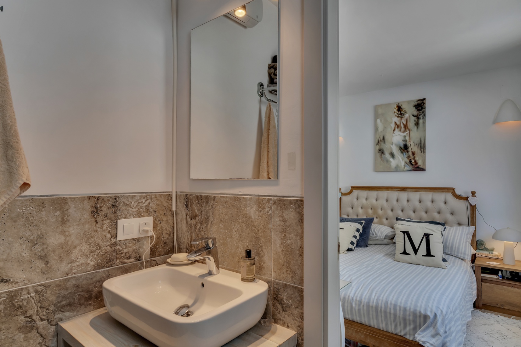 Villa en Jávea con Piscina Privada y Vistas a la Montaña