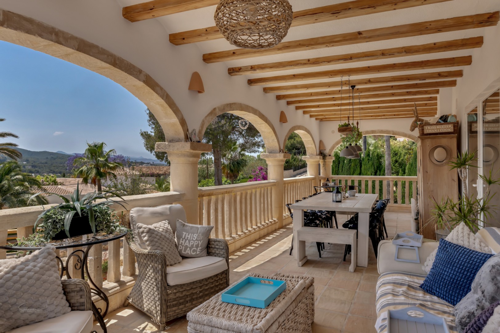 Villa en Jávea con Piscina Privada y Vistas a la Montaña