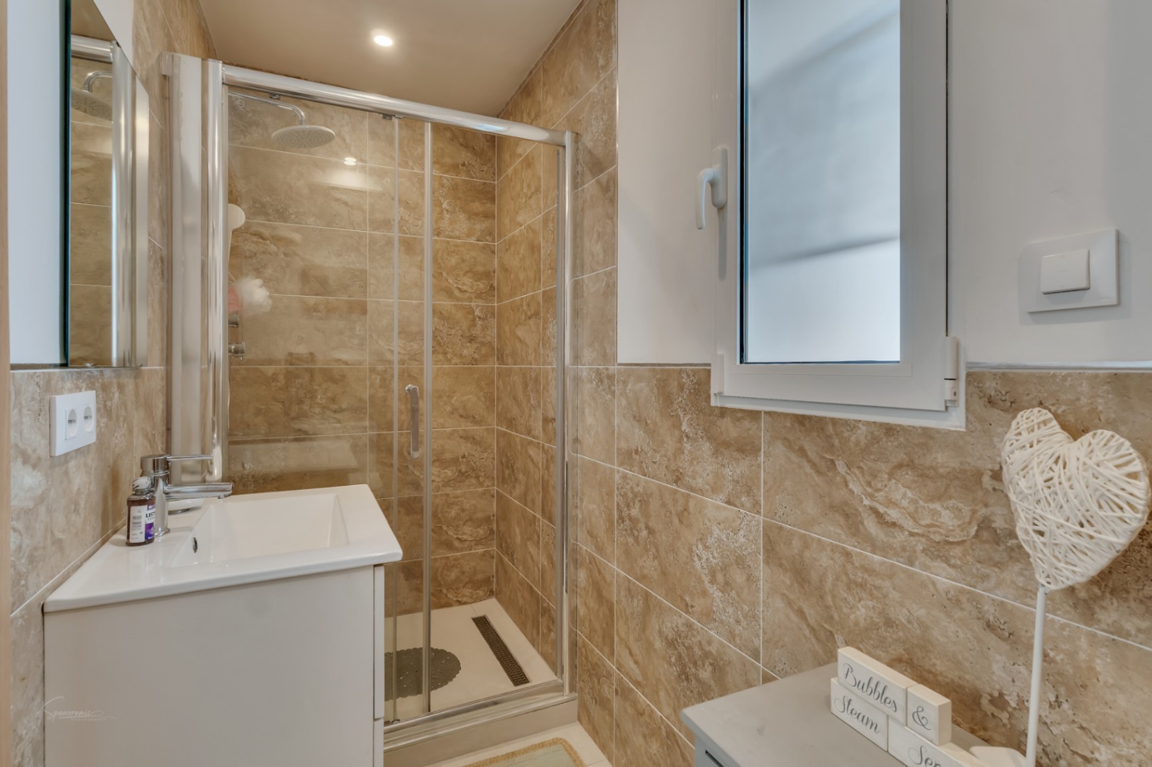Villa en Jávea con Piscina Privada y Vistas a la Montaña