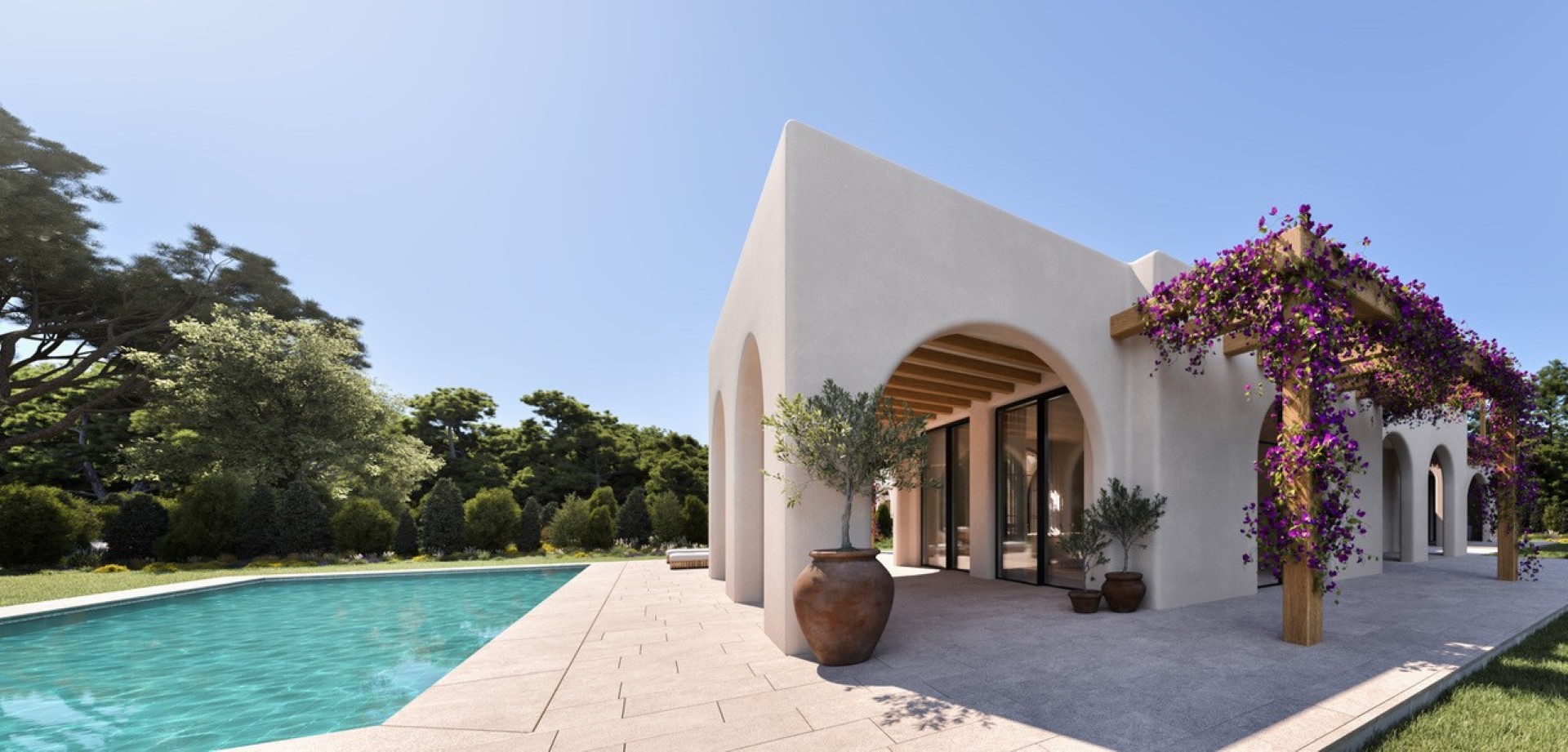 Naya con arcos mediterráneos, vigas de madera y pérgola con buganvillas junto a la piscina privada y jardín arbolado.