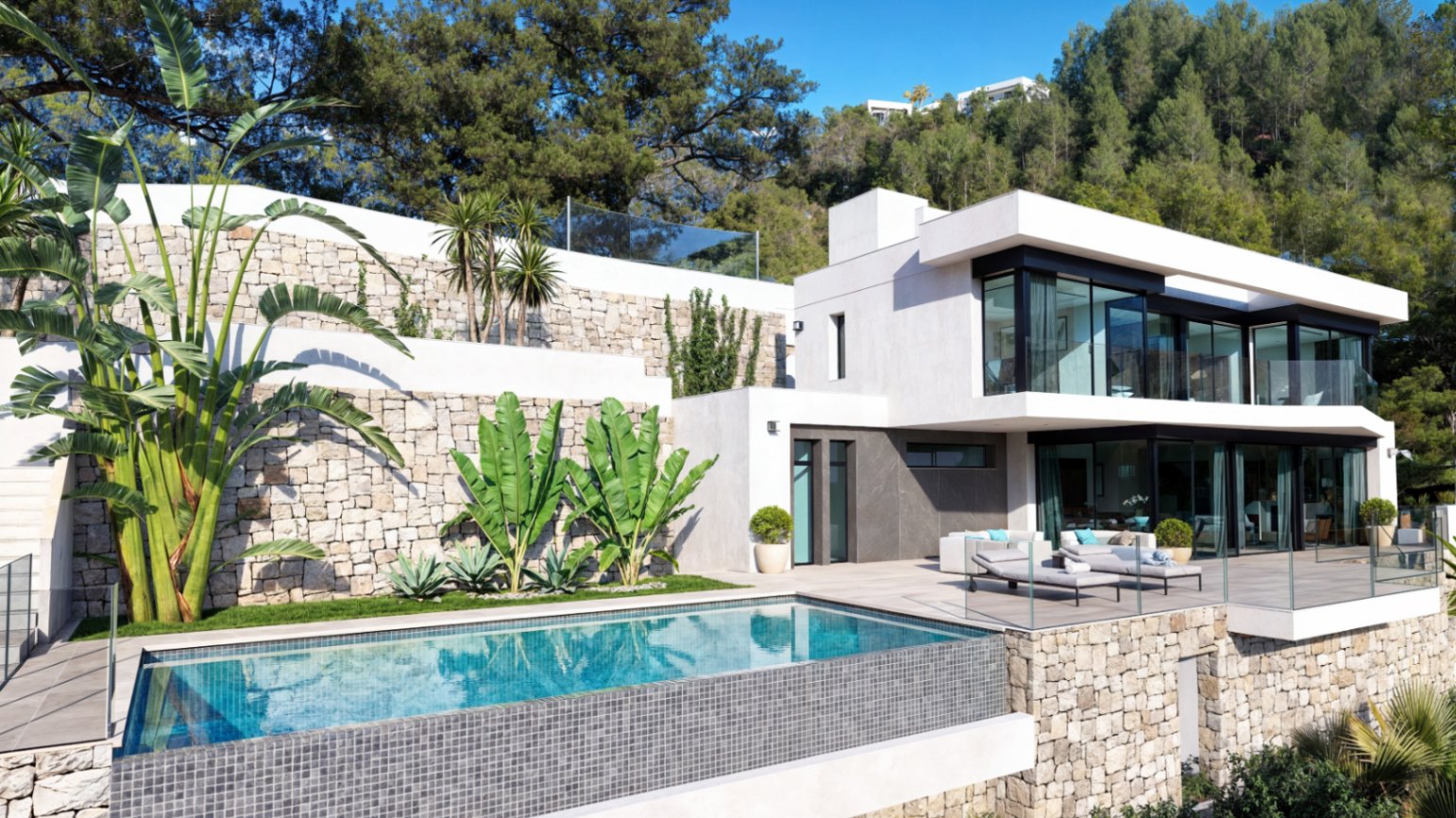 Fachada moderna con muros de piedra natural, piscina infinity y amplios ventanales que integran el paisaje mediterráneo en Benissa.