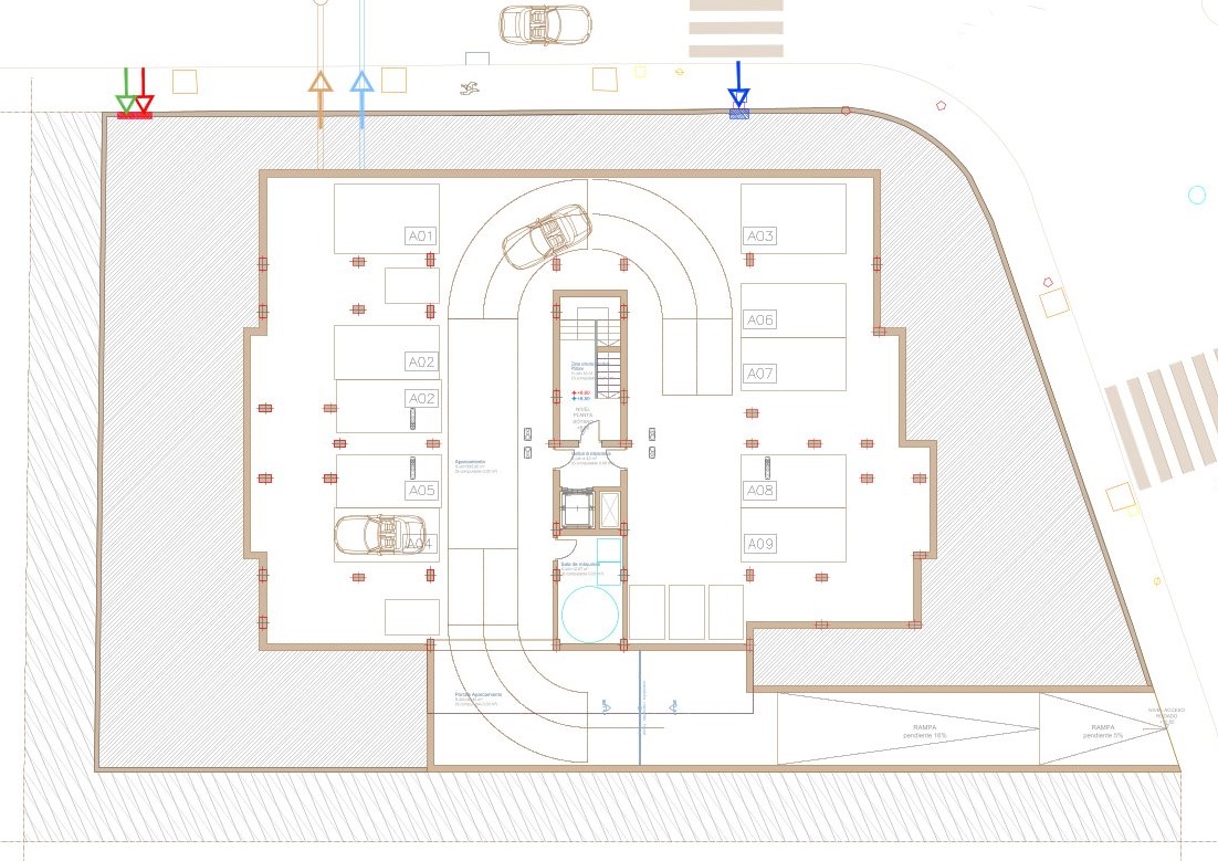 Plano técnico del nivel de sótano que muestra la distribución de las nueve plazas de aparcamiento privadas, rampa de acceso circular y núcleo central con ascensor y escaleras.